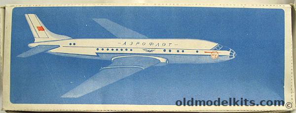 Yunyj Tyechinik 1/100 Tupolev Tu-104 Aeroflot plastic model kit